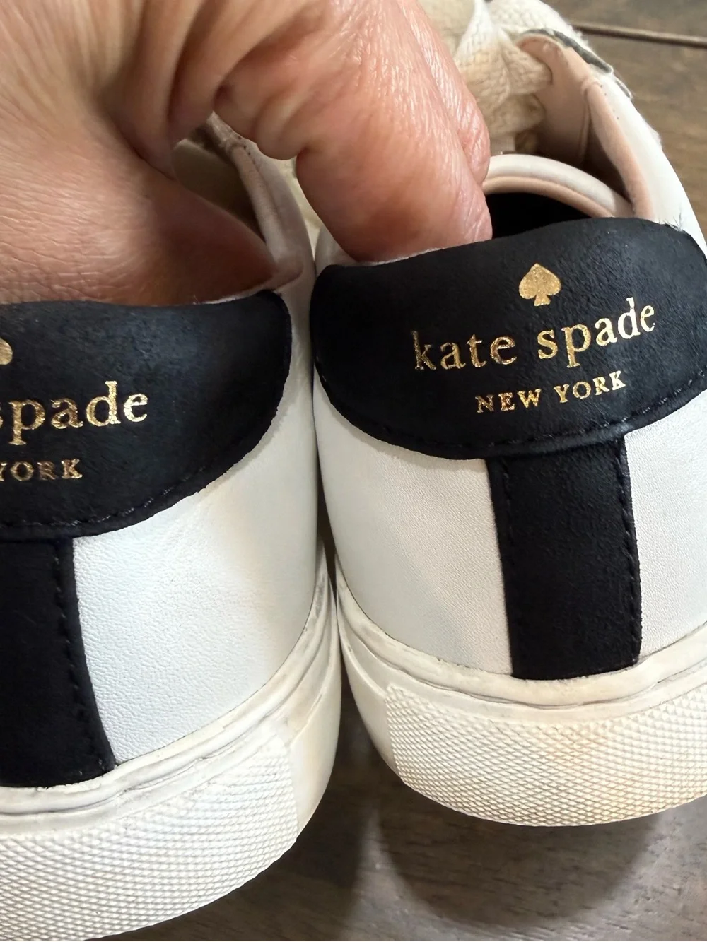 6.5 Kate Spade New York Fez Logo White Black Lace Up Low Top Leather Women’s Sho